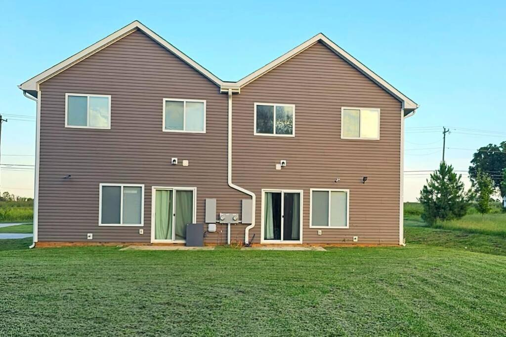 Gorgeous 3 Bedroom Home With Cable Tv In All Rooms & Free Wi-Fi Concord Kültér fotó