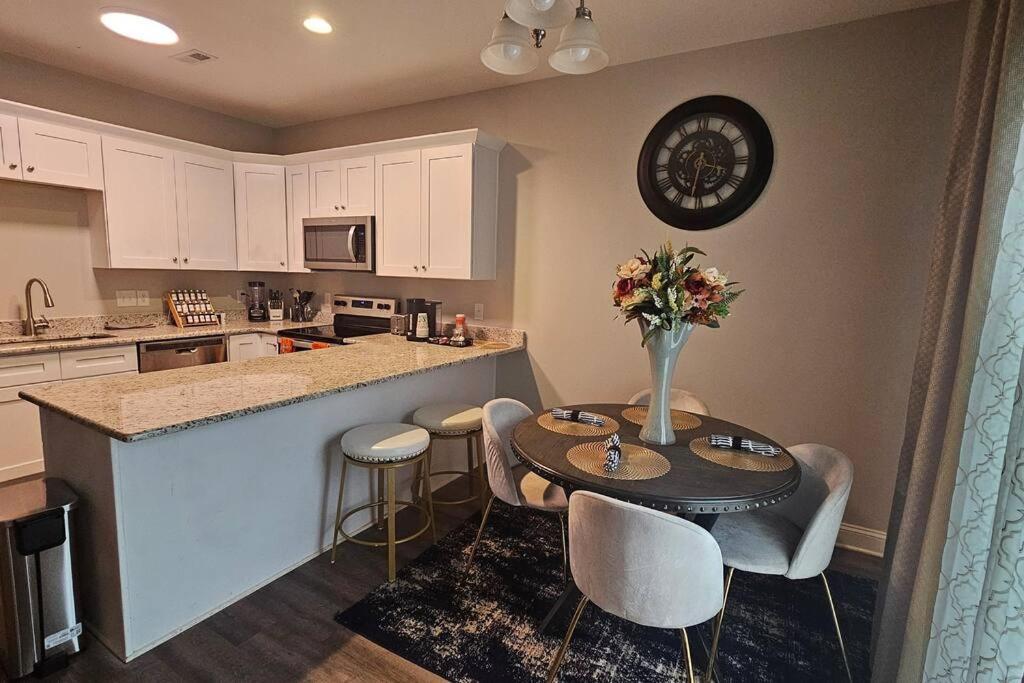 Gorgeous 3 Bedroom Home With Cable Tv In All Rooms & Free Wi-Fi Concord Kültér fotó