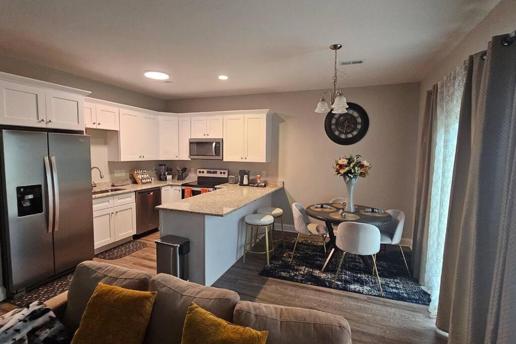 Gorgeous 3 Bedroom Home With Cable Tv In All Rooms & Free Wi-Fi Concord Kültér fotó