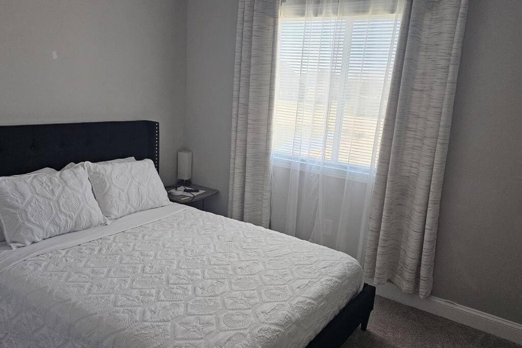 Gorgeous 3 Bedroom Home With Cable Tv In All Rooms & Free Wi-Fi Concord Kültér fotó