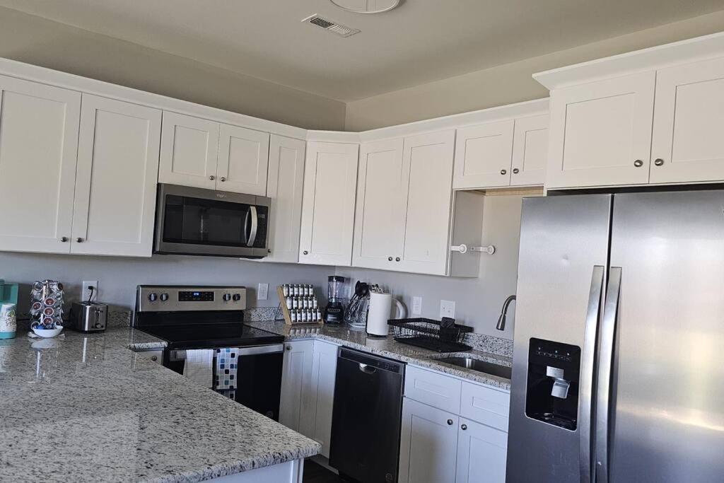 Gorgeous 3 Bedroom Home With Cable Tv In All Rooms & Free Wi-Fi Concord Kültér fotó